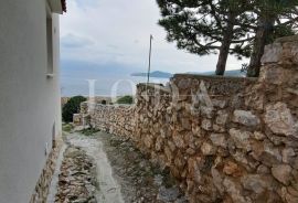 Dvojna kamena kuća za renovaciju, Vrbnik - otok Krk, Vrbnik, House