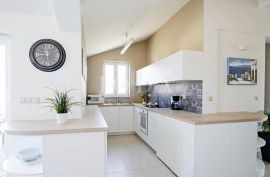 Prekrasan apartman s pogledom na more, Malinska - otok Krk, Malinska-Dubašnica, Flat