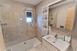 Luksuzan četverosobni apartman, Malinska - otok Krk, Malinska-Dubašnica, Appartamento