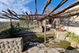 Kamena kuća s bazenom na mirnoj lokaciji, okolica Dobrinja - otok Krk, Dobrinj, Maison