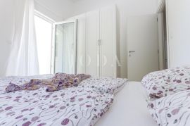 Prekrasna dvojna kuća s bazenom, Baška - otok Krk, Baška, House