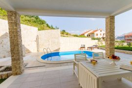 Prekrasna dvojna kuća s bazenom, Baška - otok Krk, Baška, House