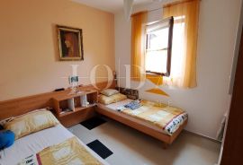 Trosobni stan u blizini mora, otok Krk, Krk, Apartamento