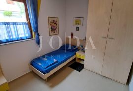 Trosobni stan u blizini mora, otok Krk, Krk, Apartamento