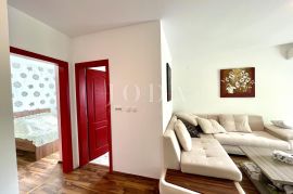 Apartman s velikom okućnicom blizu mora!, Dobrinj, Daire