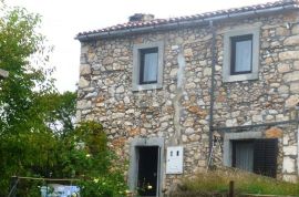 Dvojna kamena kuća, djelomično adaptirana, Dobrinj, Kuća