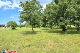 ISTRA, VIŠNJAN, KOMBINACIJA GRAĐEVINSKOG I POLJOPRIVREDNOG ZEMLJIŠTA, Višnjan, Land