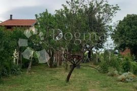 Vikend kućica s voćnjakom 516m2 kod Dugog Sela, Brckovljani, Terreno