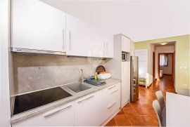 Izvrstan apartman 150 m od mora u Medulinu!, Medulin, Appartamento