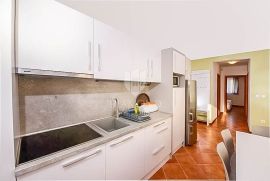 Izvrstan apartman 150 m od mora u Medulinu!, Medulin, Stan