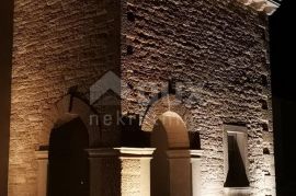 ISTRA, BARBAN - Visokokvalitetna kamena vila s bazenom, Barban, Дом