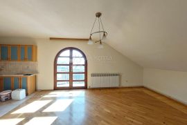 Trosoban stan u Dubravi, 130m2, 1700€/m2, Donja Dubrava, Appartment