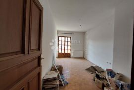 Četverosoban stan u Dubravi, 131 m2 - izuzetno povoljna cijena!, Donja Dubrava, Appartamento