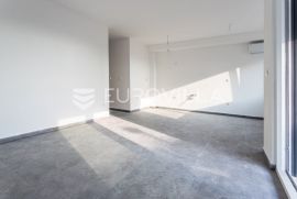 Okrug Gornji, potpuno namješten dvosoban stan u novogradnji, Okrug, Appartment