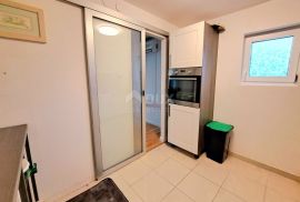 KASTAV, REŠETARI - moderan 2S+DB s okućnicom, Kastav, Appartement