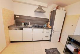 KASTAV, REŠETARI - moderan 2S+DB s okućnicom, Kastav, Appartement