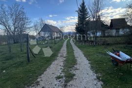 LIPE ZEMLJIŠTE 10399 M2 U OAZI PRIRODE NA KORAK DO GRADA, Gospić, Land