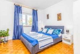 Medulin, kuća blizu mora s tri apartmana, Medulin, بيت