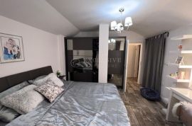 MATULJI ODLIČAN TROSOBNI STAN OD 152m2, Matulji, Apartamento