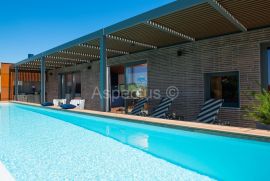 Luksuzna vila s bazenom, pogled more, Fažana, Fažana, House