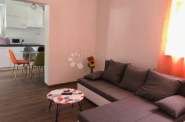 STAN U OMIŠU : 65M2, Omiš, Appartement