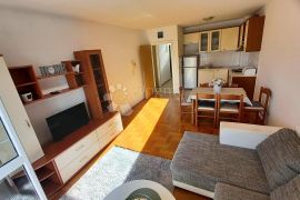 PRILIKA- Dvosoban stan s velikom terasom, Makarska, Appartement