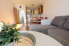 PRILIKA- Dvosoban stan s velikom terasom, Makarska, Appartment