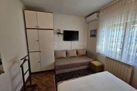 OPATIJA-STROGI CENTAR-ETAŽA 119m2 S VRTOM I PARKING MJESTOM, Opatija, Appartment