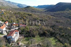 Prostrana kuća s vrtom, potencijalom proširenja i spremna za ulaganje: Vaše idealno utočište u Driveniku, Vinodolska Općina, House