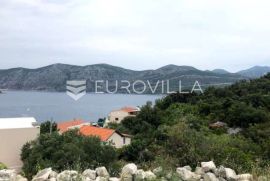 Otok Korčula, građevinsko zemljište s postojećim objektima, Korčula, Дом