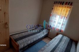 Vir, prostran trosoban stan na 1. katu, 220m od mora, Vir, Apartamento