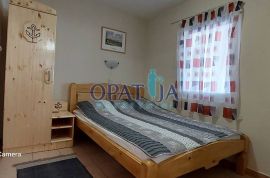 Vir, prostran trosoban stan na 1. katu, 220m od mora, Vir, Appartement