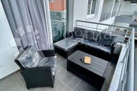 ODLIČAN APARTMAN 150M OD MORA, Seget, Apartamento