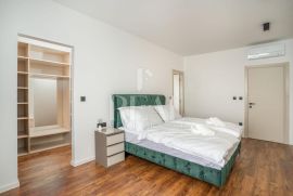 JADRANOVO- prekrasna i luksuzno uređena vila sa bazenom, 4 spavaće sobe sa kupaonicama, Crikvenica, Haus