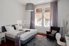 Pula, kompletno renoviran stan u austrougarskoj vili, Pula, Appartement