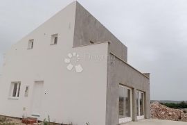 PREKRASNA KUĆA – VILA SA BAZENOM – BLIZINA ŠIBENIKA – V3, Šibenik, Σπίτι