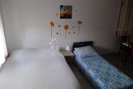 Prekrasna kuća sa 4 apartmana u blizini mora, Nin, بيت