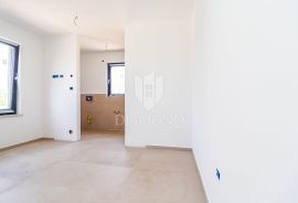 Poreč, stan u prizemlju sa vrtom 500 m od mora!, Poreč, Appartment