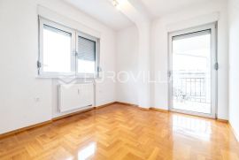 Zagreb, Špansko, trosoban stan NKP 93,51 m2, terasa, parking, Zagreb, Appartment