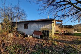 ISTRA, PAZIN - Kuća s velikim zemljištem sportske, građevinske i poljoprivredne namjene s pano pogledom, Pazin - Okolica, Famiglia