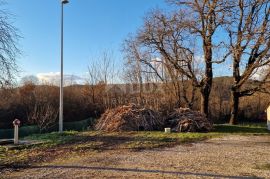 ISTRA, PAZIN - Kombinacija građevinskog, poljoprivrednog i zemljišta sportske namjene s kućom i pano pogledom, Pazin - Okolica, أرض