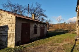 ISTRA, PAZIN - Kombinacija građevinskog, poljoprivrednog i zemljišta sportske namjene s kućom i pano pogledom, Pazin - Okolica, أرض