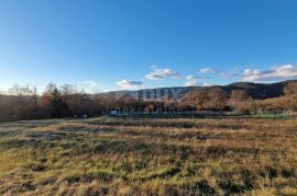 ISTRA, PAZIN - Kombinacija građevinskog, poljoprivrednog i zemljišta sportske namjene s kućom i pano pogledom, Pazin - Okolica, Γη