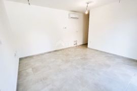 ISTRA, NOVIGRAD - Stan u prizemlju sa prostranom okućnicom, blizina mora!, Novigrad, Appartment