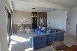 Vrhunska Villa Na Top Lokaciji, Trogir, Casa