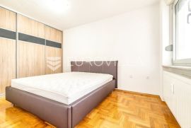 Zagreb, Špansko, trosoban stan NKP 91 m2, terasa, parking, Zagreb, Διαμέρισμα