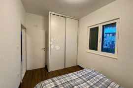 IMPRESIVAN STAN NA IZVRSNOJ LOKACIJI SOLIN, Solin, Apartamento