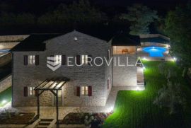 Istra, Tinjan, elegantna kamena vila s bazenom, iznimne kvalitete gradnje, Tinjan, Commercial property