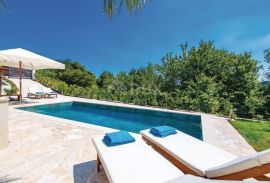 OPATIJA - BREGI - kuća / villa 240m2 sa pogledom na more i bazenom + uređen okoliš 800m2, Matulji, Famiglia