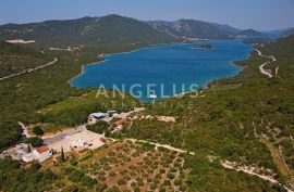 Ston, Zaton Doli - građevinsko zemljište s pogledom na malostonski zaljev, 2298 m2, Ston, Tierra